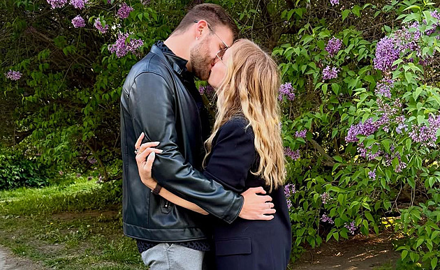 Vdova po Mekym je zamilovaná, Kateřina Žbirková ukázala o 31 let mladšího přítele