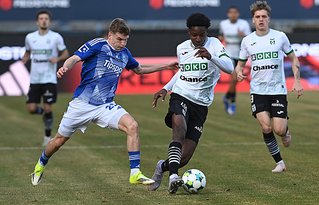ONLINE: Karviná - Olomouc 1:1, domácí vedli, před půlí srovnává Růsek