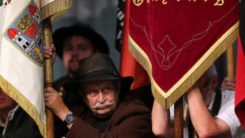 Sudetoněmecký sjezd poprvé v Česku: Benešovy dekrety v programu spolku nejsou, folklor ano