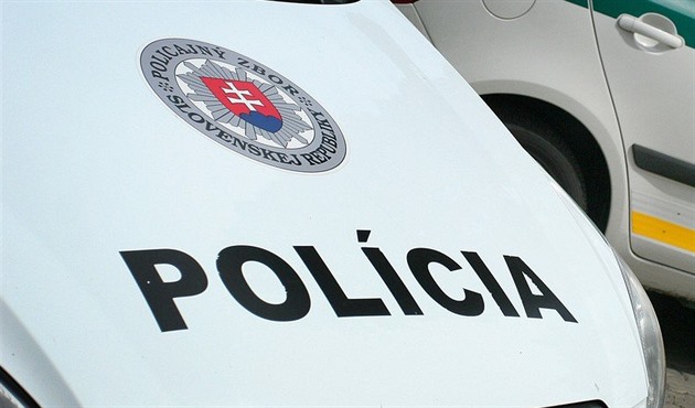 Muž chtěl ženám chrstnout kyselinu do tváře. Policie útoku zabránila