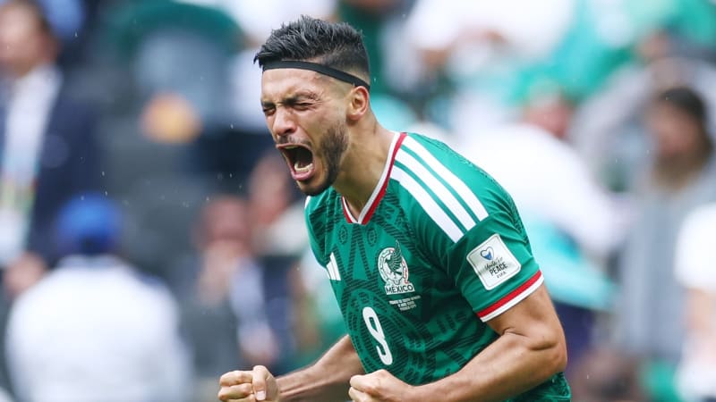 MS ve fotbale ON-LINE: Mexiko zahájilo výhrou, padly hned tři červené. Česko čeká Jižní Korea