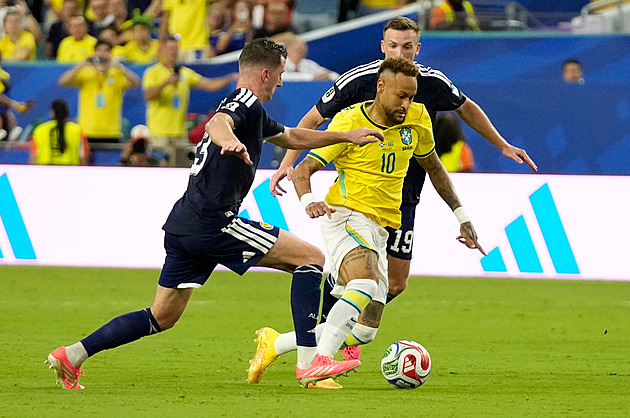 ONLINE: Skotsko - Brazílie 0:3, poprvé na turnaji se do hry dostává Neymar