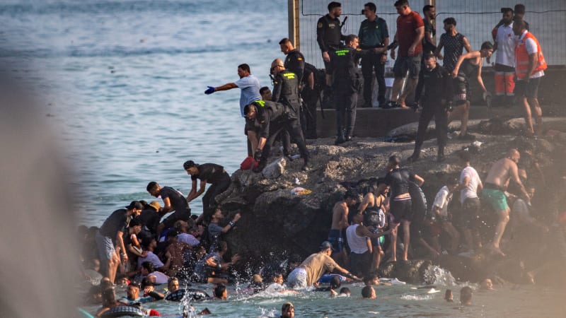 Joch vyzval k opevnění hranic Evropy kvůli nelegálním migrantům. Svoboda by stavěl ploty