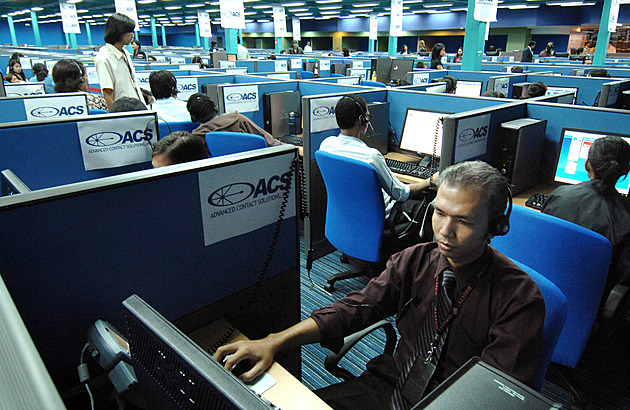 Jako bychom si kopali hrob. Zaměstnancům filipínských call center bere práci AI